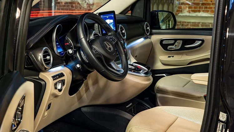 Mercedes-Benz Klasa V cena 192000 przebieg: 190000, rok produkcji 2016 z Warszawa małe 92